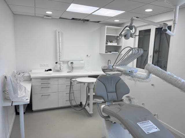 Salle de soins moderne du cabinet